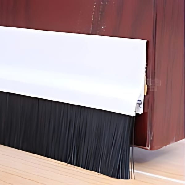 סף דלת מברשת - צבע לבן - אורך 1 מטר