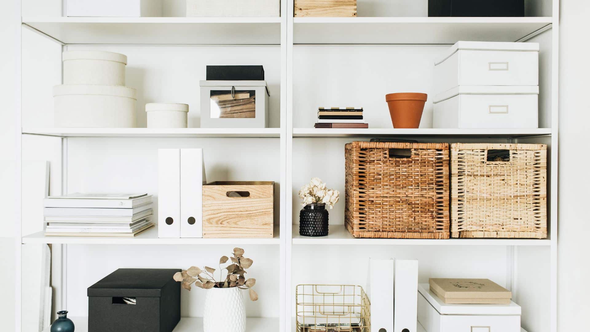 מדפים תלויים